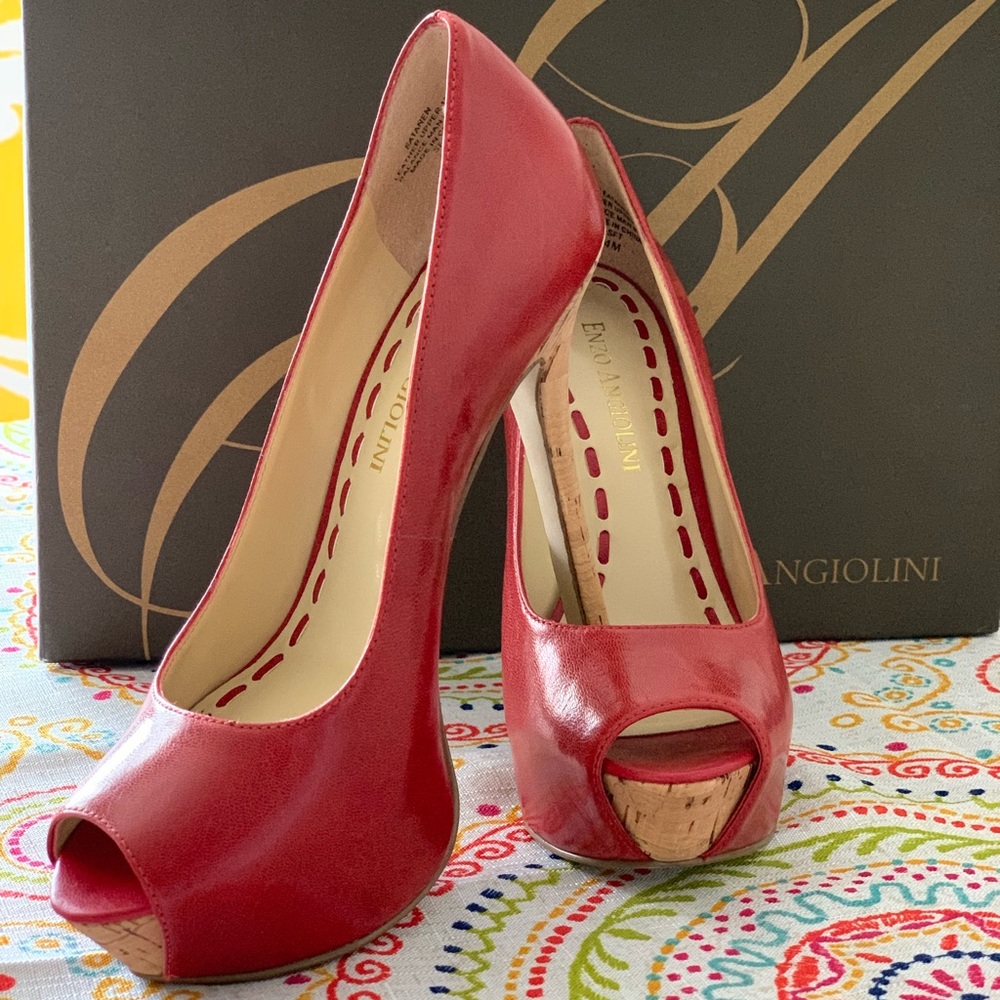 Beautiful red heels size 4